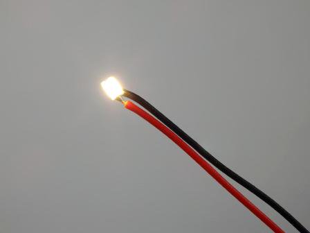 赤黒コード配線付き ハンダ済み 2012（0805） LED 電球色 抵抗付 - 模型電子部品ショップ MSR