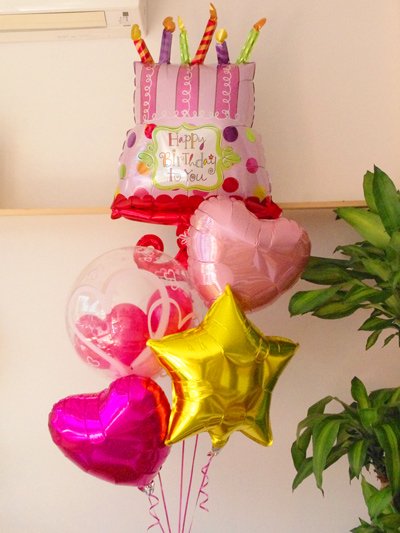 バルーンギフトでピンクのバースデーケーキ 可愛いバルーンギフト バルーン電報を全国出荷 バルーンギフトなら名古屋のエアリーガーデン