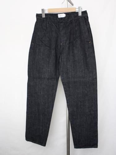 STILL BY HAND 1タックテーパードデニム unisex