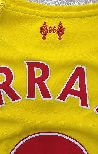 【新品/タグ付き】14/15 リヴァプールFC ♯8 ジェラード【Lサイズ】 リバプール（H) 14/15 ジェラード＃8 + パッチ付き！