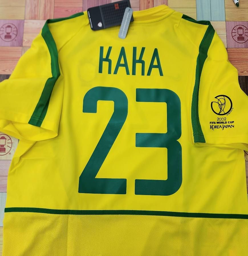 希少レプリカユニフォーム［ブラジル］日韓W杯5度目優勝前のエンブレムの星4つ W杯2回優勝なのになぜ？ウルグアイ代表の胸に輝く4つ星の秘密