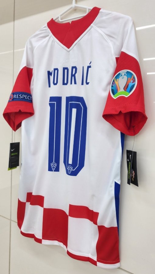 クロアチア（H) Euro 2020 モドリッチ＃10 + マッチデイ + パッチ2個セット！