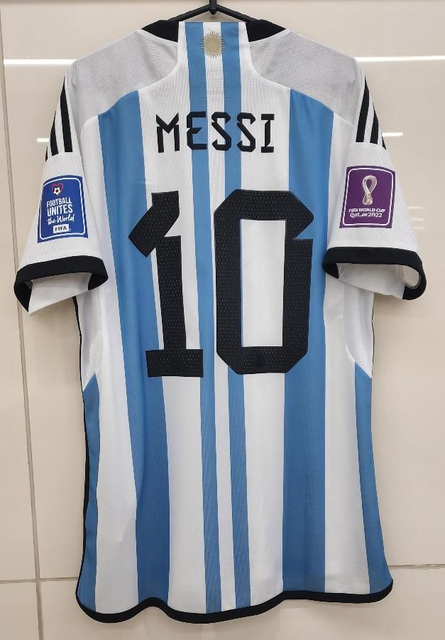 半額品 23-リオネル・メッシ Messi A4フレーム - 2022ワールド