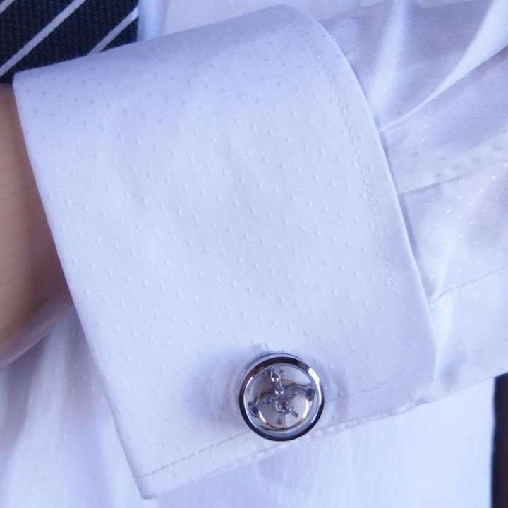 EARNSHAW   カフス ホワイト＆シルバー 時計 EARNSHAW ムーブメント 時計パーツ