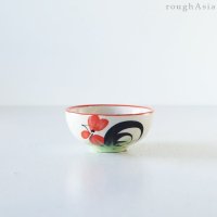 《タイ》小鉢 赤縁付き/ 8.5cm（赤い花）ランパーンのニワトリ柄食器