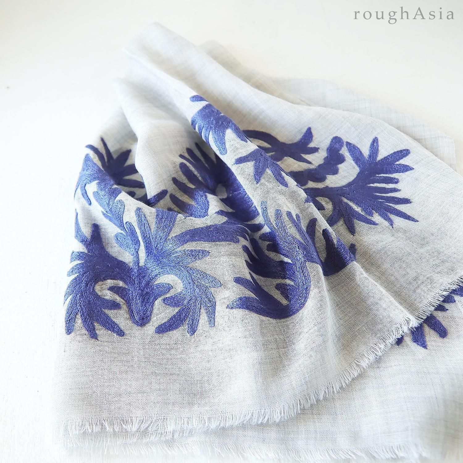 アンティーク フランス シルク&コットン 二層付け襟 スカラップスタイ 青刺繍 インドウールシルクスカーフ アリ刺繍 ｜ラフエイジア タイやアジアの