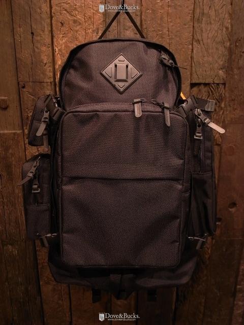 TIGHTBOOTH / COOLER POCKET BACKPACK [BLACK] - THINKTANK ltd.[Dove&Bucks.]  WEB SHOP