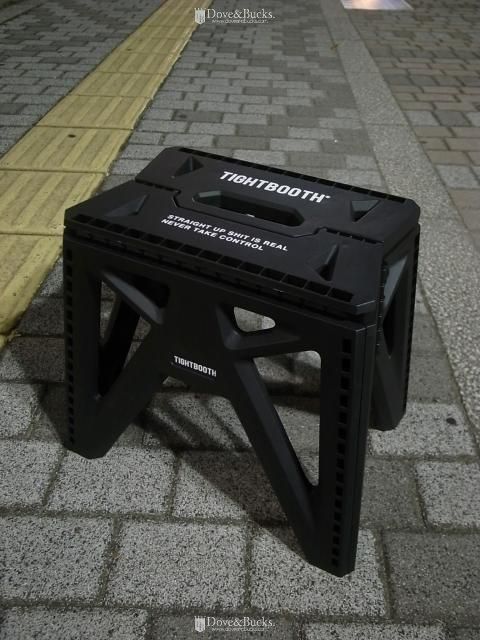 LABEL LOGO FOLDING STOOL - TIGHTBOOTH® タイトブース