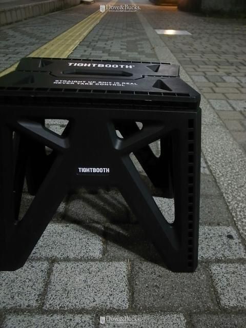 TIGHTBOOTH LABEL LOGO FOLDING STOOL 椅子 TIGHTBOOTH LABEL LOGO FOLDING STOOL 椅子 TIGHTBOOTH LABEL LOGO