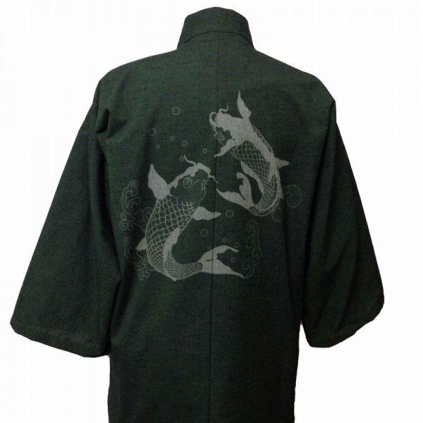 当店オリジナル柄】日本製高級紬織り作務衣 鯉 緑 - 甚平・作務衣 