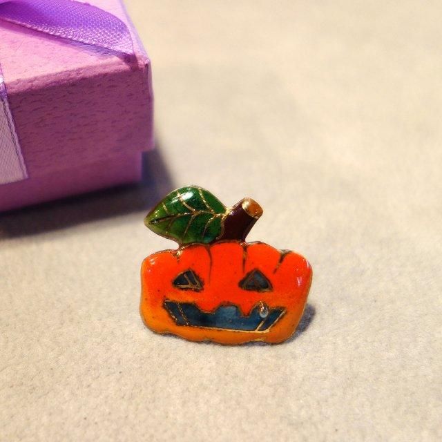 ハロウィンのカボチャランタンの七宝焼ピンブローチ ピンバッジ C 七宝焼の工房uncle Z アンクル ゼット 土田善太郎 Enamel Art Shop ハロウィンのカボチャランタンの七宝焼ピンブローチ ピンバッジ C 七宝焼の工房uncle Z アンクル ゼット 土田善太郎 Enamel Art Shop