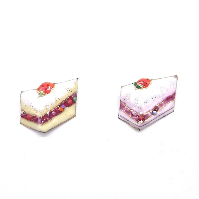 Sweets♪いちごショートケーキの七宝焼ピンブローチ（ピンバッジ