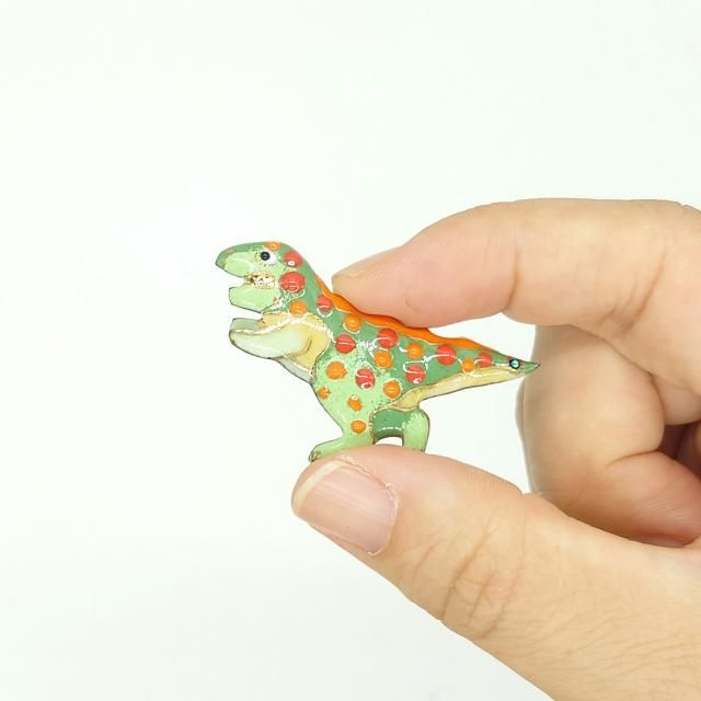 恐竜[ティラノサウルスA]の七宝焼ピンブローチ（ピンバッジ