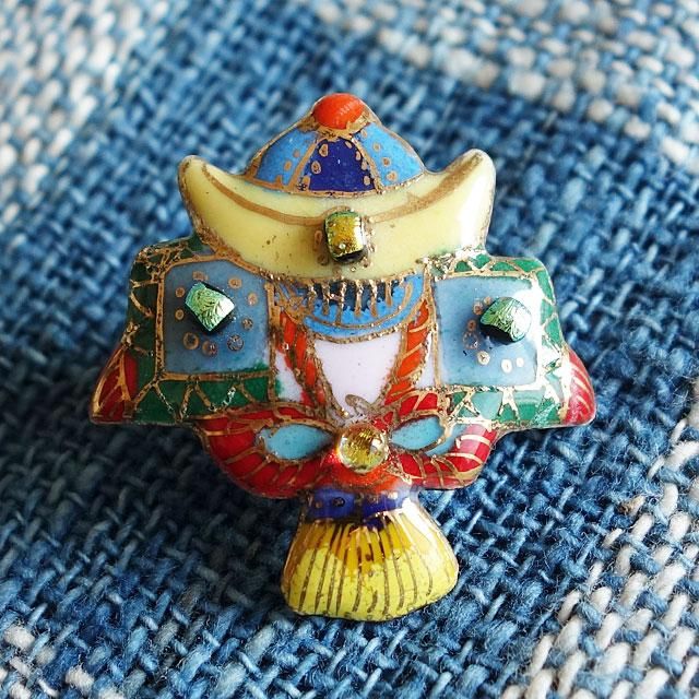 かぶと飾り（1）の七宝焼ピンブローチ（ピンバッジ） - 七宝焼の