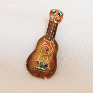 ギター[茶]の七宝焼ピンブローチ(ピンバッジ)