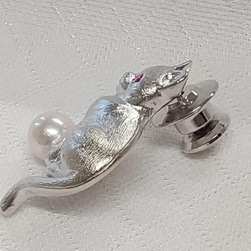 SV猫ちゃん(ルビー)タックブローチ - 真珠専門店 おおば真珠 静岡県