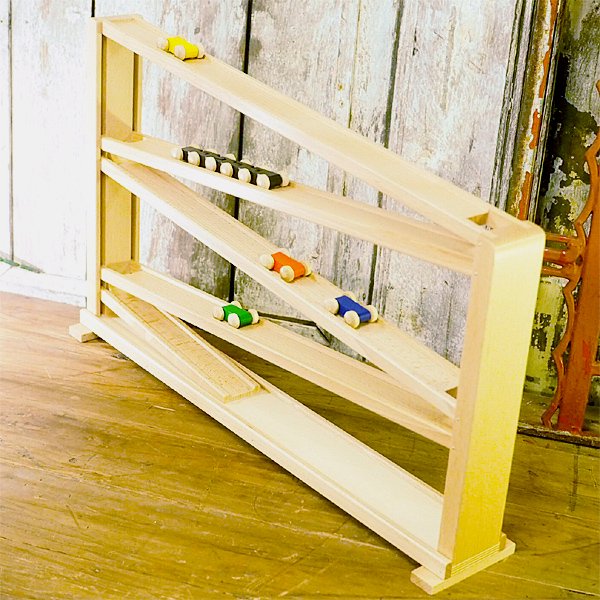 Beck ベック社 トレインカースロープ 木製スロープトイ - 木のおもちゃ赤ちゃんのおもちゃ木製玩具eurobus