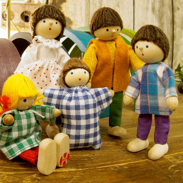 Herwig ヘアビック社 人形 7人家族セット ドールハウス用 - 木のおもちゃ赤ちゃんのおもちゃ木製玩具eurobus