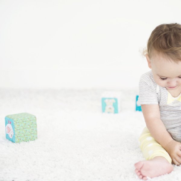 キリンのソフィー ソフトブロック 日本正規品 Vulli 知育 玩具 可愛い 赤ちゃん パズル 乳児 0歳 6ヵ月から遊べる 1歳