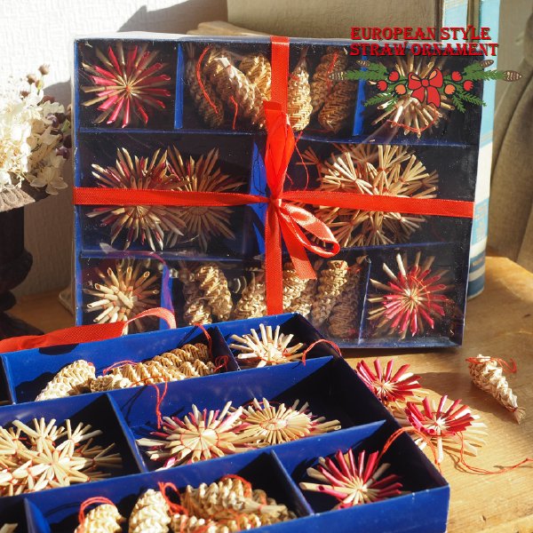 ストローオーナメントセット 朱色星と松ぼっくり 28pcs 青紙箱M 6-8cm 赤糸 クリスマス