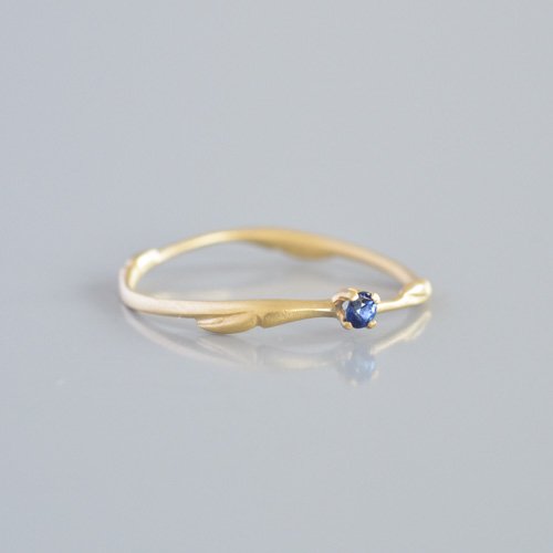 Willow Ring with Blue Sapphire (Carla Caruso)