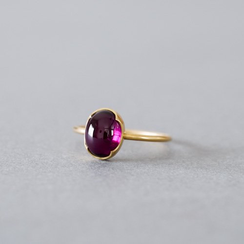 Small Oval Purple Garnet Ring (Gabriella Kiss)