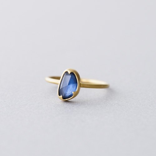 Small Free Form Blue Sapphire Ring (Gabriella Kiss)