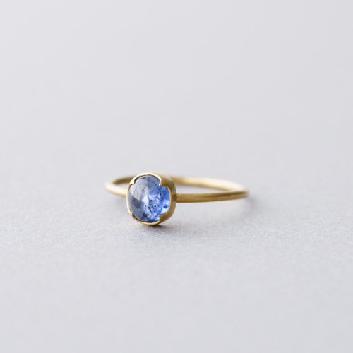 Small Oval Blue Sapphire Ring (Gabriella Kiss)