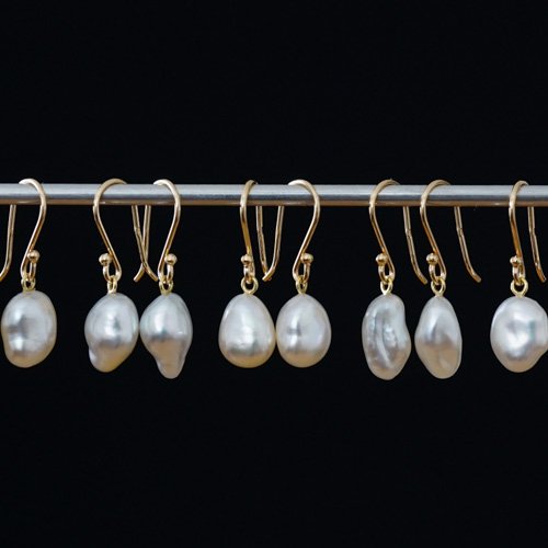 Medium Keshi Pearl Hanging Earrings (SOURCE)