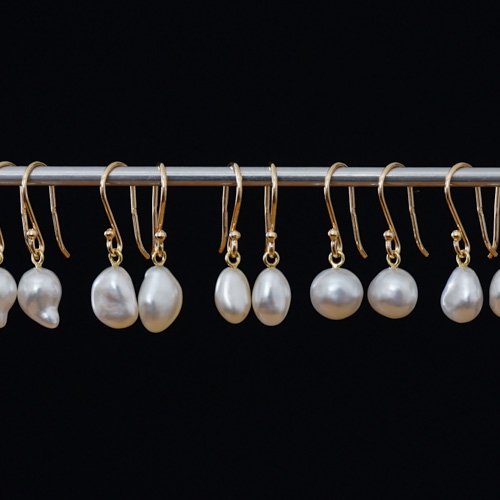 Small Keshi Pearl Hanging Earrings (SOURCE)