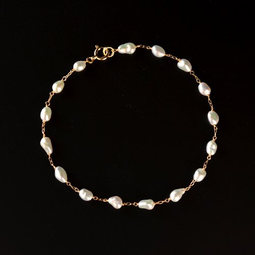 Keshi Pearl Chain Bracelet (SOURCE)