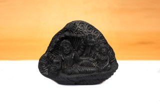 ヴィシュヌ・ラクシュミー神像（シャーラグラーマ、497グラム）（受注発注品）