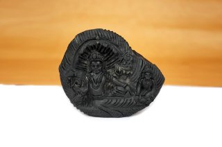 ヴィシュヌ・ラクシュミー神像（シャーラグラーマ、631g）（受注発注品）