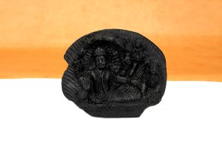 ヴィシュヌ・ラクシュミー神像（シャーラグラーマ、612グラム）（受注発注品）