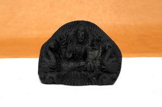 ガジャ・ラクシュミー女神像（シャーラグラーマ、277g）（受注発注品）