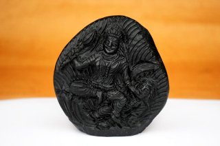 バガラームキー女神像（シャーラグラーマ、410g）（受注発注品）