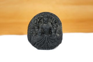 マハーラクシュミー女神像（シャーラグラーマ、215g）（受注発注品）
