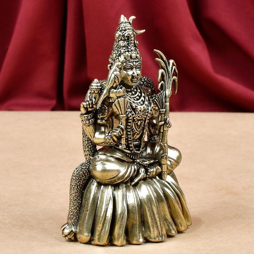 ラージャ・ラージェーシュワリー女神像（アシュタダートゥ、高さ約10.2