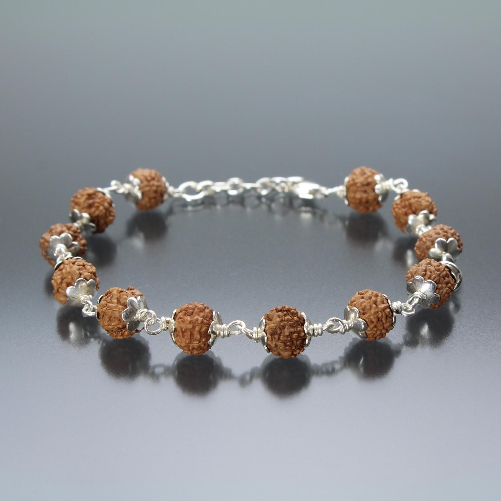 マハーラクシュミー・リストマーラー（7面、ジャワ産