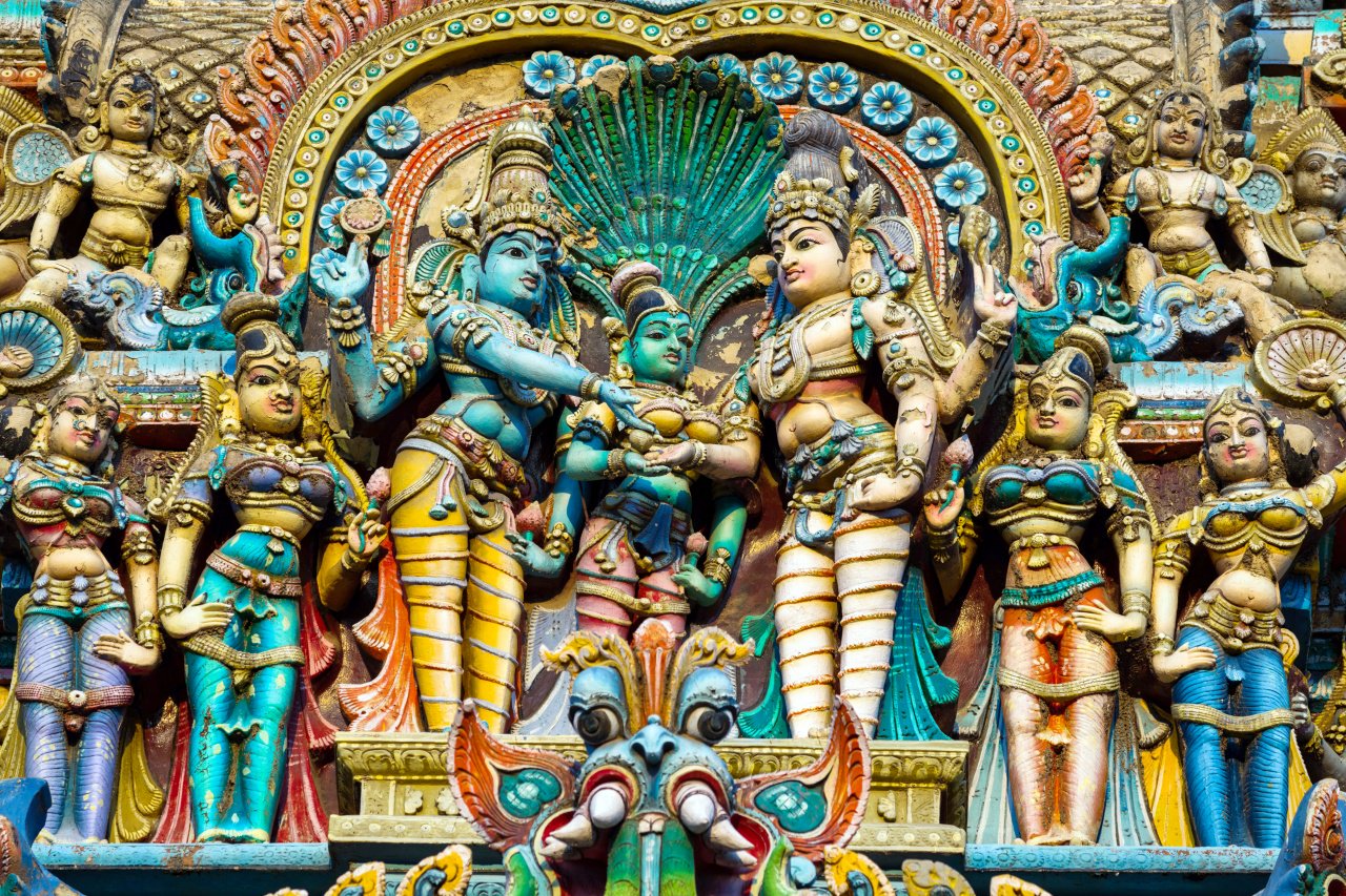 インド　弁財天　サラスヴァティー　白檀　ヒンドゥー教彫刻・オブジェ