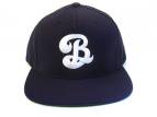 <img class='new_mark_img1' src='https://img.shop-pro.jp/img/new/icons5.gif' style='border:none;display:inline;margin:0px;padding:0px;width:auto;' />HEEL BRUISE SNAP BACK CAP BIG B EMBROIDERY
