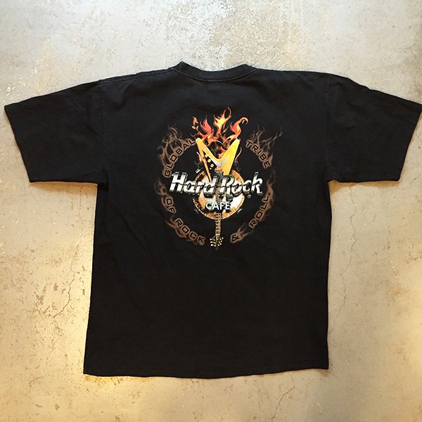 Hard Rock Cafe - “Gibson Flying-V” T-shirt on black (Vintage Used Clothing)  - Bear's Choice Web Shop