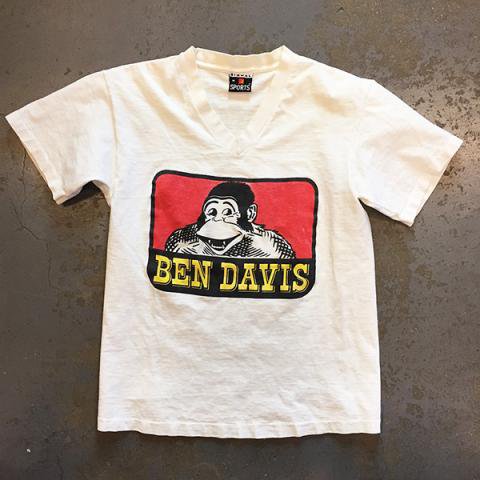 BEN DAVIS - Original V-Neck T-shirt on white (Vintage Used