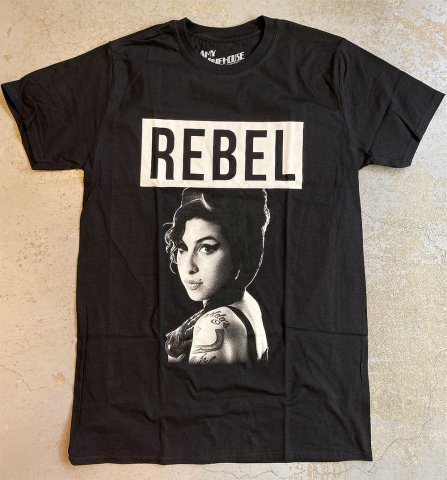 Amy Winehouse - 'REBEL' Back to Black T-shirt (Black) - Bear's Choice Web  Shop