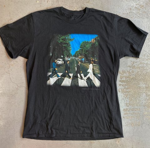 The Beatles - 'Abbey Road' Album Art T-shirt on Black (Vintage ...