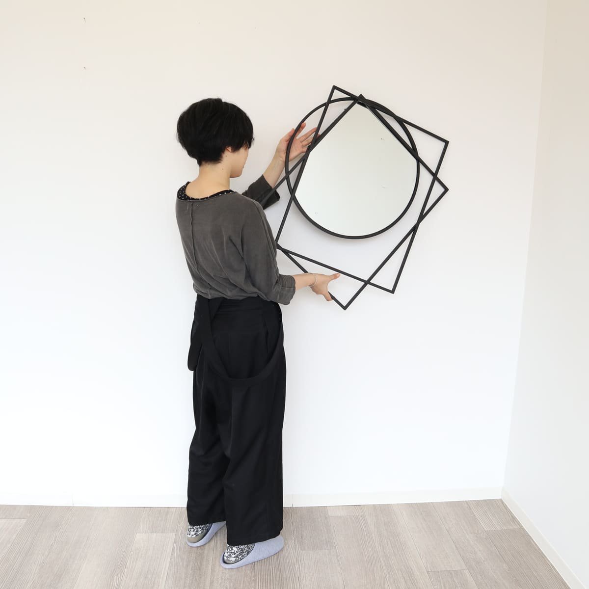 菱形ミラー 壁飾り モダン 100cm 独創的 - 鏡