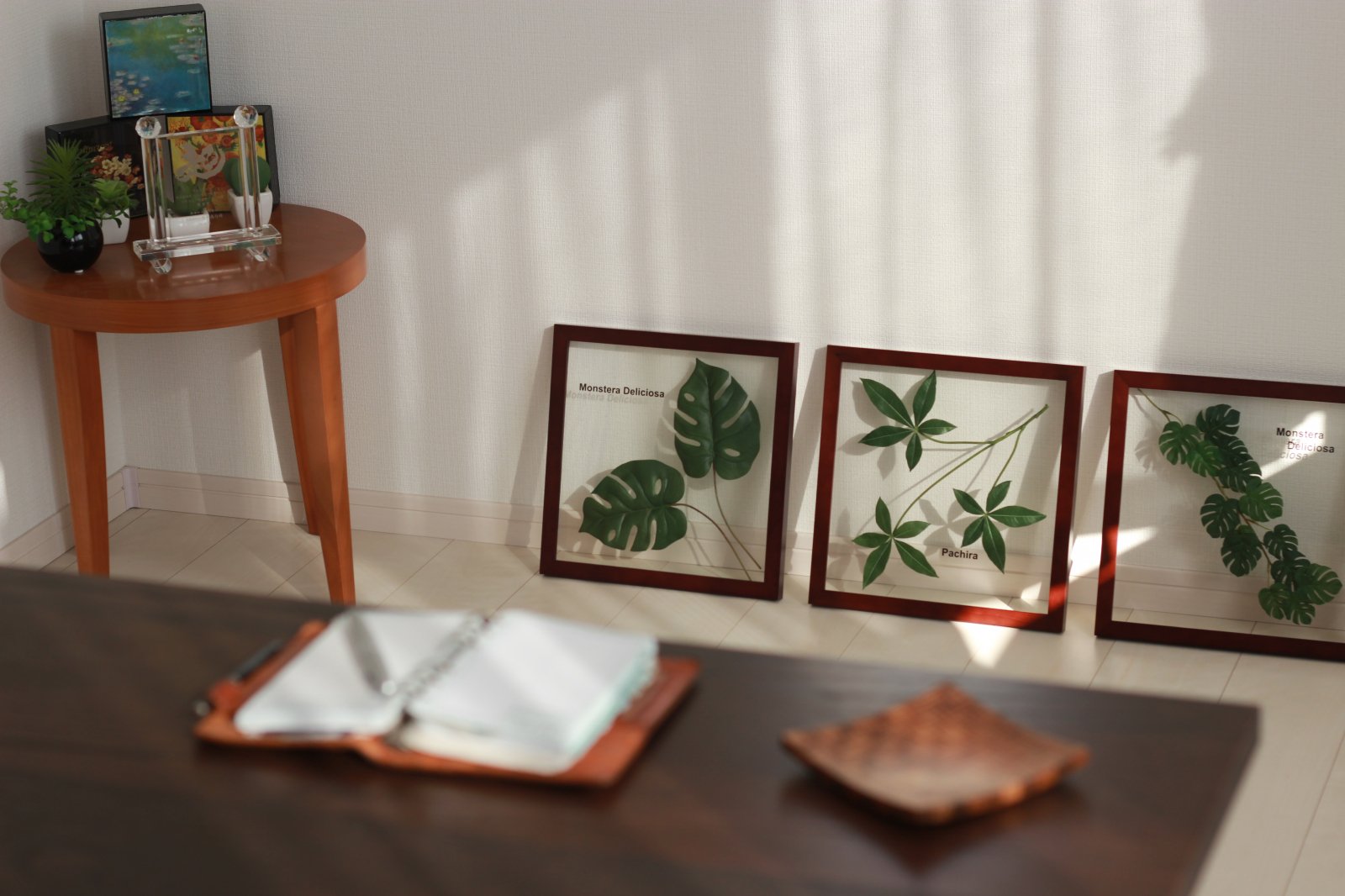 リーフパネル》Forest Deco Monstera Deliciosa2(モンステラ デリシオサ) -  絵画や壁掛け販売｜日本唯一の風景専門店(R)あゆわら