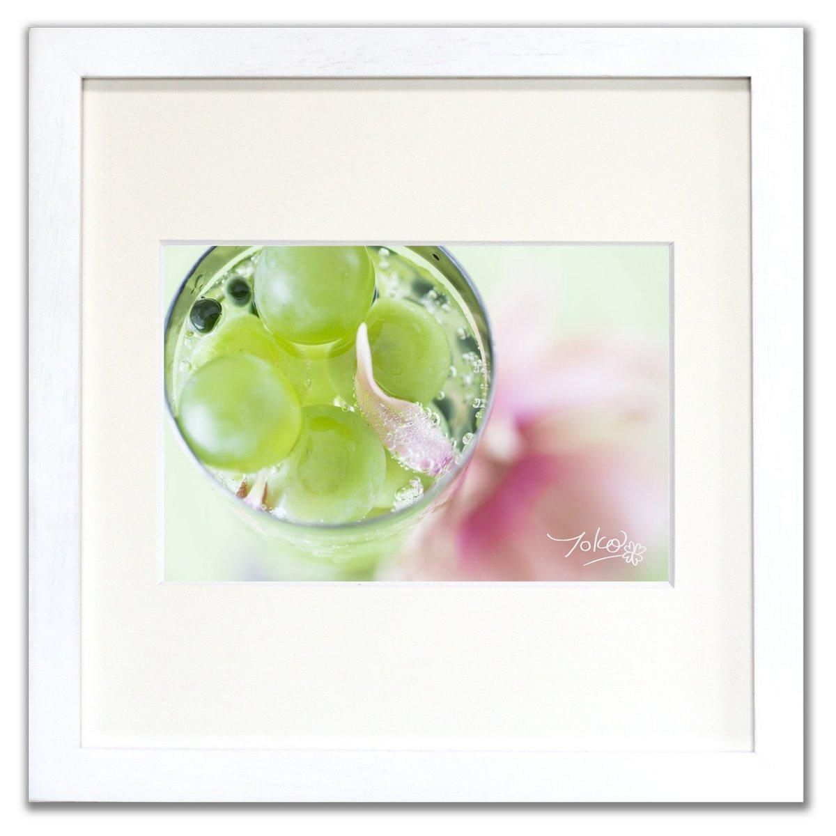 《ジクレー版画》Daisy and Berries_glass (デイジー&ベリー_グラス)〔竹内陽子〕/リビングを華やかに彩るインテリア。絵画のようなフラワーフォト