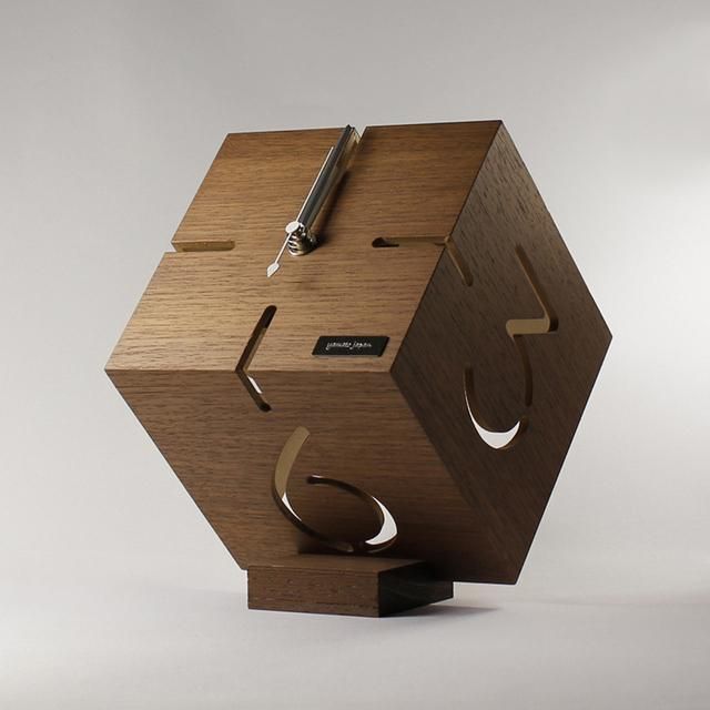 《時計》PUZZLE STAND TYPE CLOCK M ウォールナット/絵画・壁掛けアートは、リビングや玄関におすすめのインテリア。かわいい壁飾りはお部屋を癒やしてくれそう。プレゼントにも。