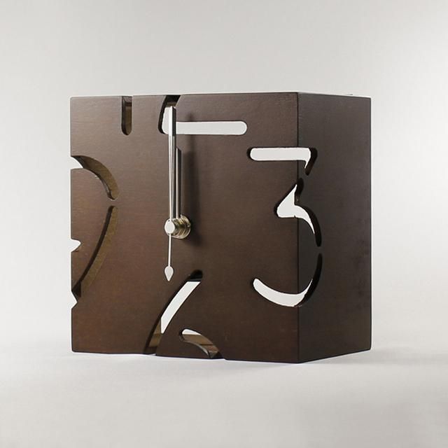 《時計》PUZZLE STAND TYPE CLOCK S ブラウン/絵画・壁掛けアートは、リビングや玄関におすすめのインテリア。かわいい壁飾りはお部屋を癒やしてくれそう。プレゼントにも。